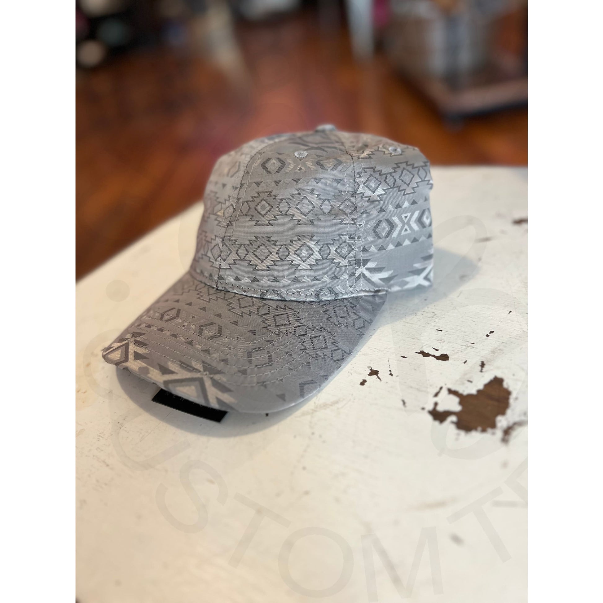 Full Aztec Criss Cross Hat - Light Grey